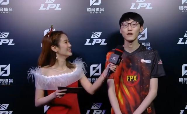 近日在采访 近日在采访