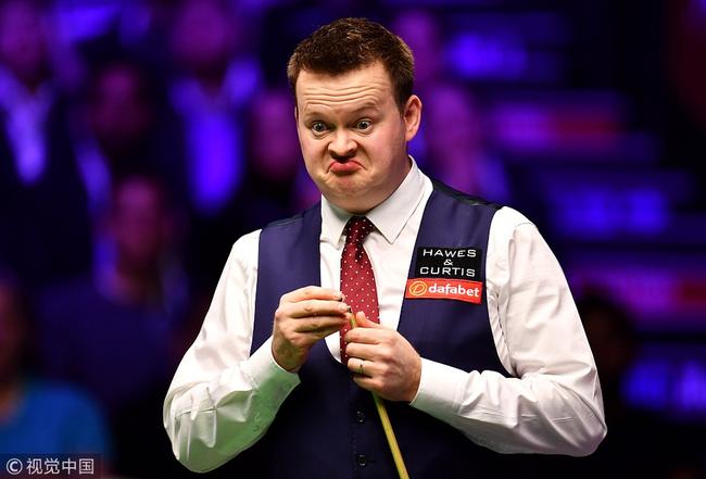 更因为他在 更因为他在