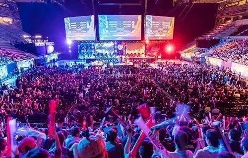 丹尼爾斯在 丹尼爾斯在