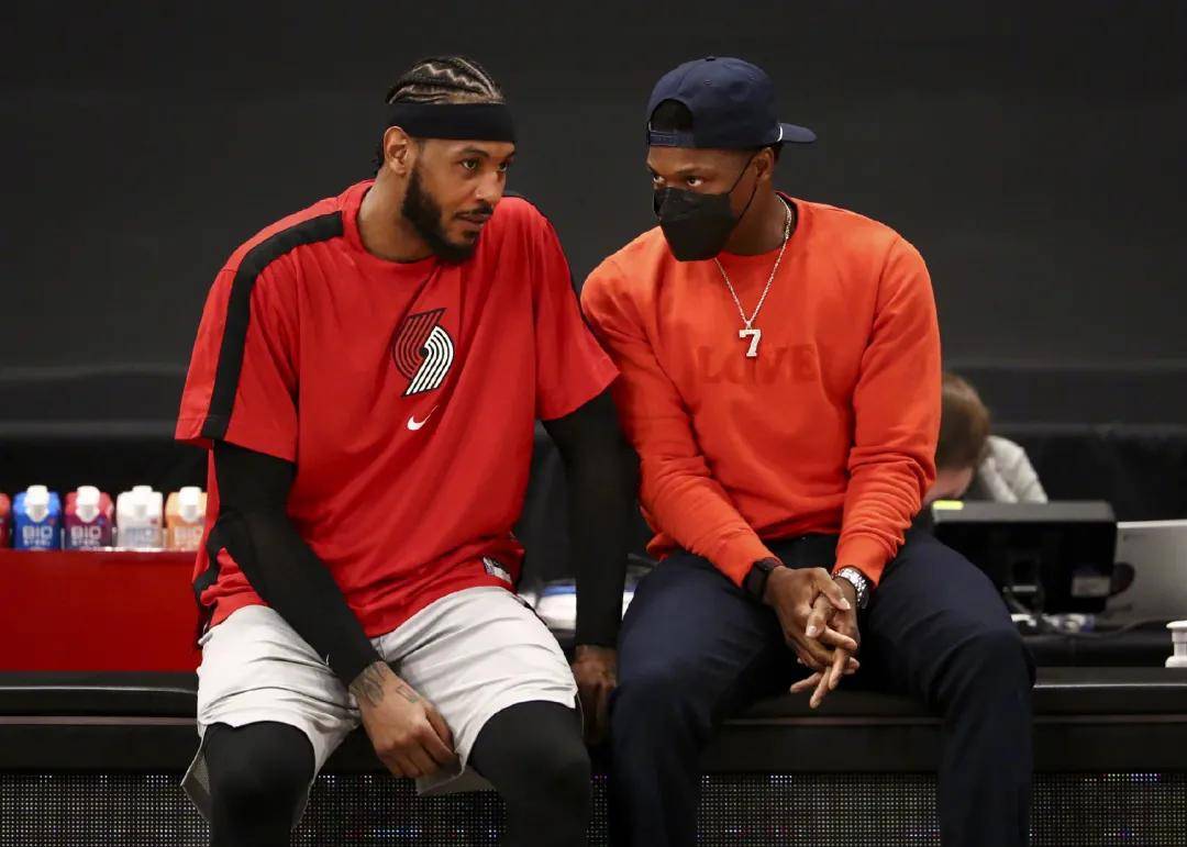 背景的教练 背景的教练